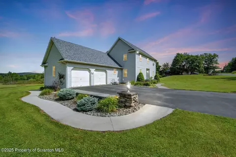 55 Wilbur Hill Rd, Dalton, PA 18414