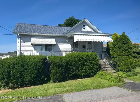 919 Mary St, Throop, PA 18512