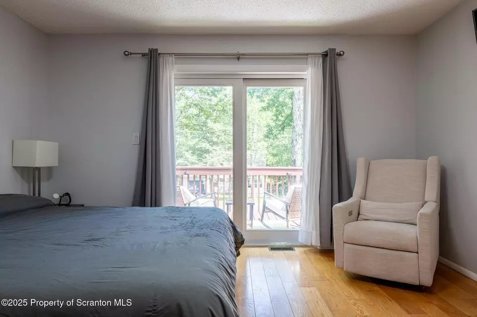 Bedroom - 257 Somerset Dr, East Stroudsburg, PA 18301 photo 2 of 9