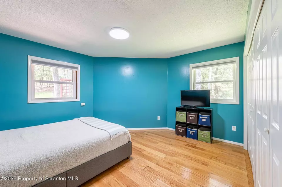 Bedroom - 257 Somerset Dr, East Stroudsburg, PA 18301 photo 8 of 9