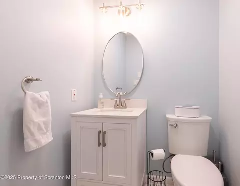 Bath - 257 Somerset Dr, East Stroudsburg, PA 18301 photo 1 of 3