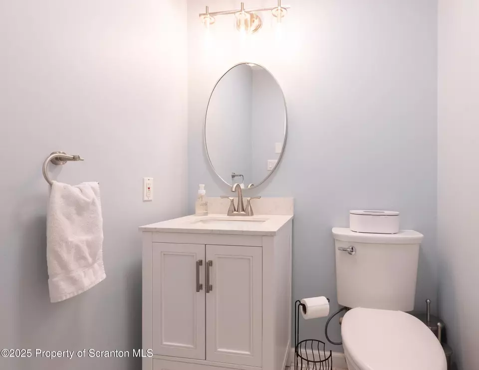 Bath - 257 Somerset Dr, East Stroudsburg, PA 18301 photo 1 of 3