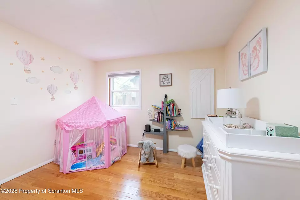 Bedroom - 257 Somerset Dr, East Stroudsburg, PA 18301 photo 6 of 9