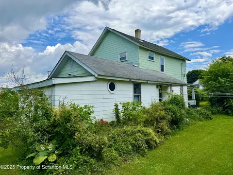 14 Plum Ave, Carbondale, PA 18407