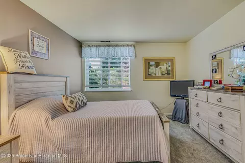 Bedroom - 1504 Summit Pt, Scranton, PA 18508 photo 3 of 5