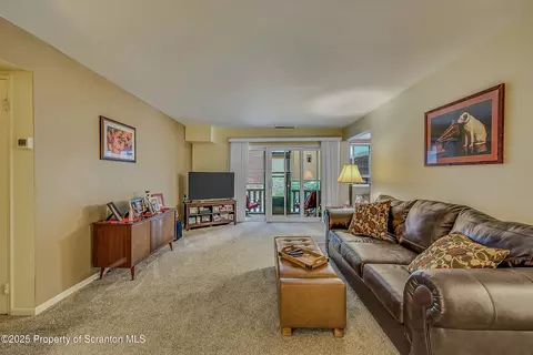 Living - 1504 Summit Pt, Scranton, PA 18508 photo 1 of 1