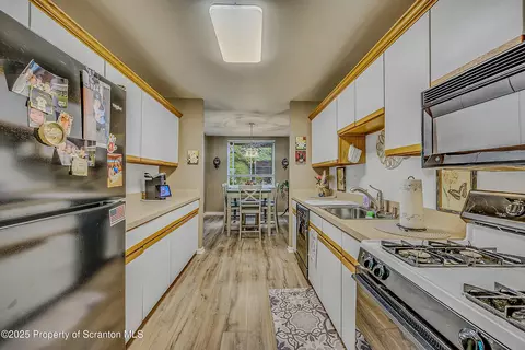 Kitchen - 1504 Summit Pt, Scranton, PA 18508 photo 1 of 4