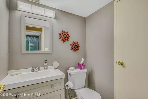 Bath - 1504 Summit Pt, Scranton, PA 18508 photo 1 of 3