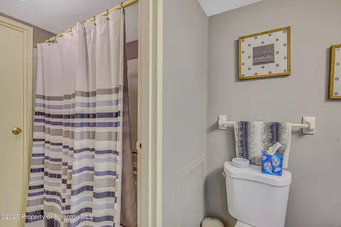 Bath - 1504 Summit Pt, Scranton, PA 18508 photo 2 of 3