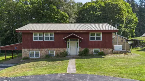 4275 Little League Rd, Madison Township, PA 18444