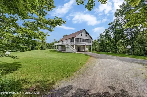 38 Stone Ln, Scott Twp, PA 18447