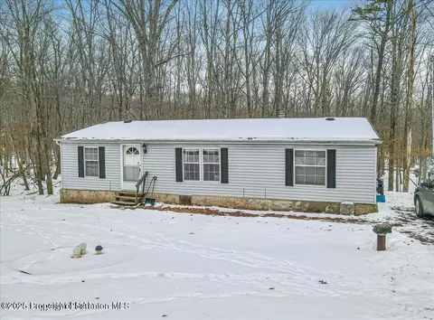 1219 Woodhaven Dr, White Haven, PA 18661