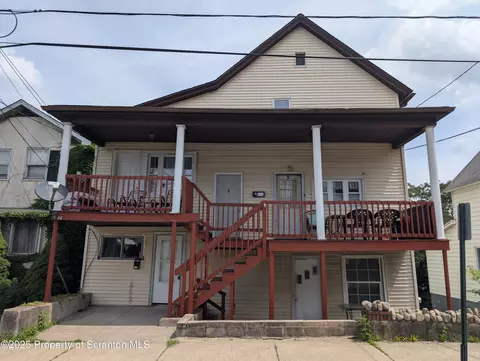 121 Sand St, Dunmore, PA 18510