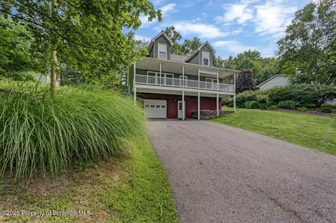 70 S Waterford Rd, Glenburn, PA 18414