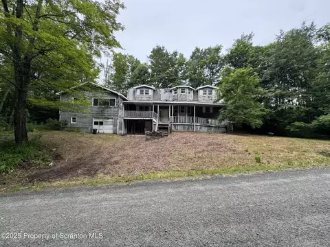 761 Green Rd, Montrose, PA 18801