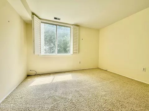 Bedroom - 1107 Summit Pt, Scranton, PA 18508 photo 1 of 3