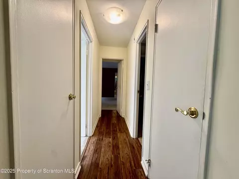 Entry Way - 1107 Summit Pt, Scranton, PA 18508 photo 2 of 3