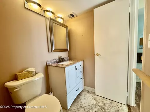 Bath - 1107 Summit Pt, Scranton, PA 18508 photo 2 of 6