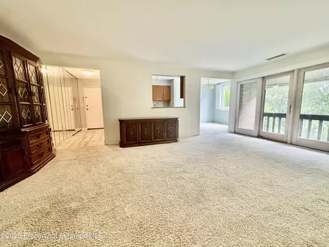 Living - 1107 Summit Pt, Scranton, PA 18508 photo 3 of 4