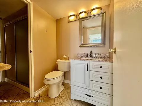Bath - 1107 Summit Pt, Scranton, PA 18508 photo 1 of 6