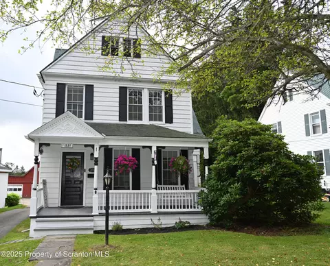 376 Lake Ave, Montrose, PA 18801