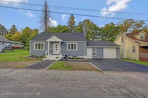 7 Brook Ln, Spring Brook, PA 18444
