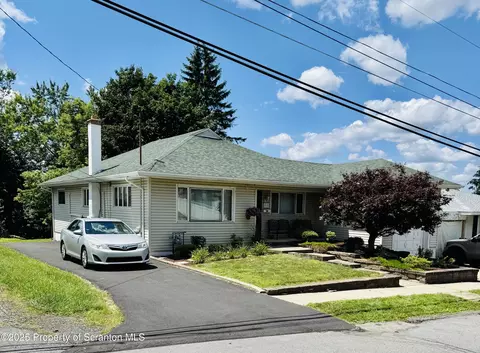 816 Meade, Dunmore, PA 18512