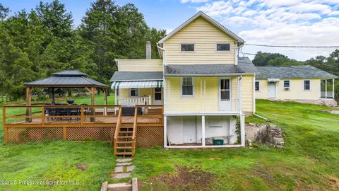 793 Halowich Rd, Harveys Lake, PA 18618