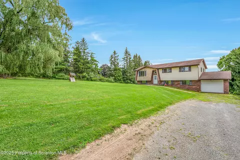 4678 Sr 438, Dalton, PA 18414