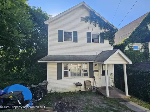 139 Terrace St, Carbondale, PA 18407