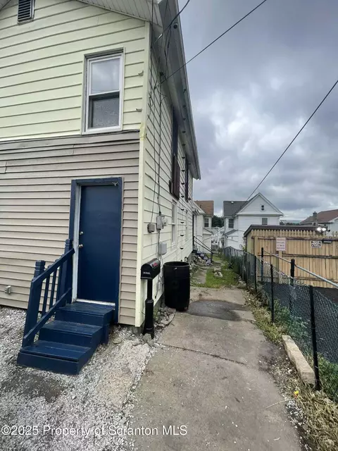 23 Vine St, Ashley, PA 18706