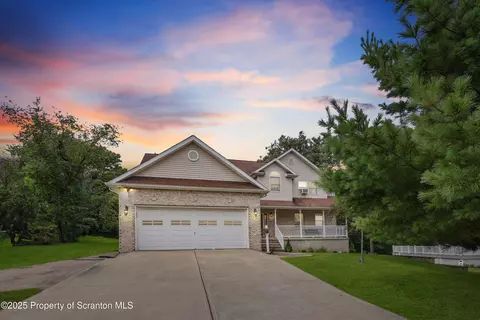 23 Joyce St, Moosic, PA 18507