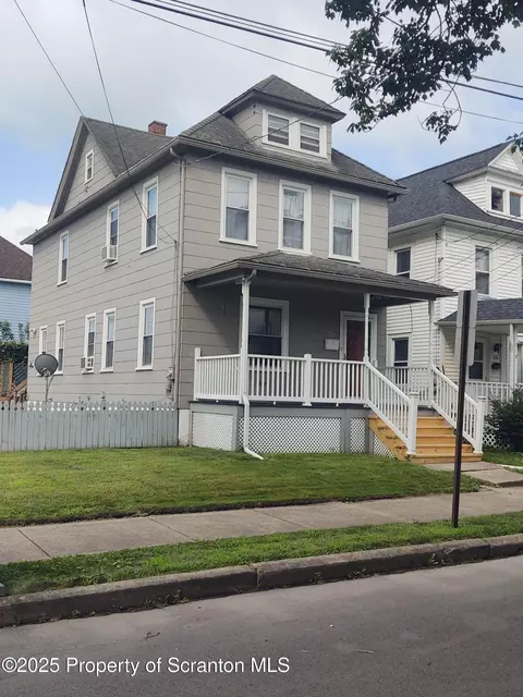 56 John St, Kingston, PA 18704