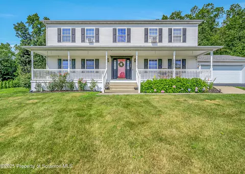 345 White Birch Dr, Scranton, PA 18504