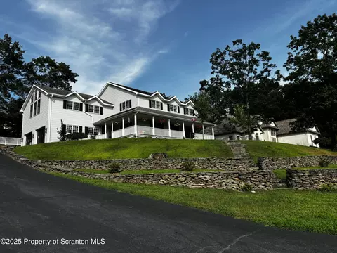 120 Maria Blvd, Archbald, PA 18403