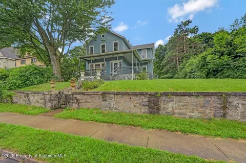 910 S Valley Ave, Olyphant, PA 18447