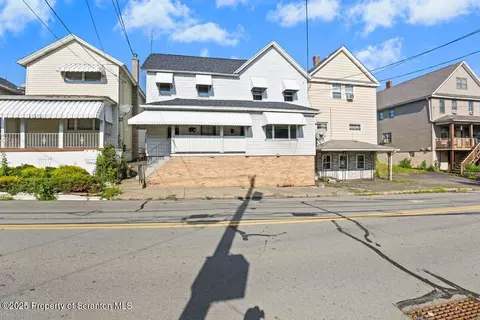 609 S Valley Ave, Olyphant, PA 18447