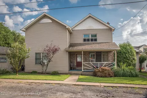 19 Rock St, Pittston, PA 18640