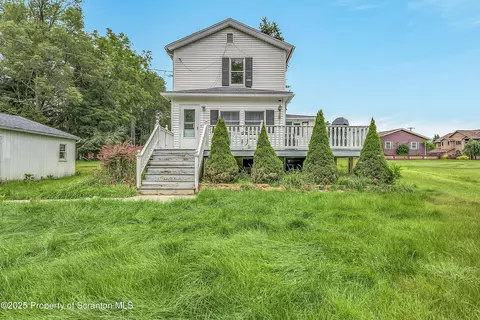 11 Sunnyside Rd, Clifton Twp, PA 18424