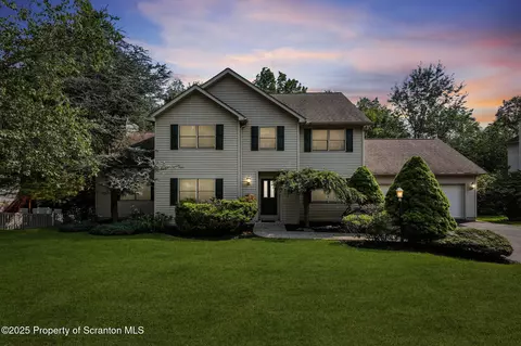 211 Marcaby Ln, South Abington, PA 18411