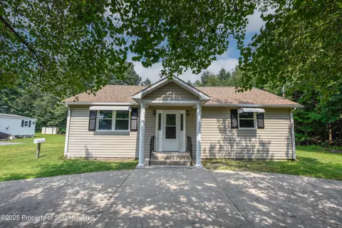 346 Dolph St, Olyphant, PA 18447