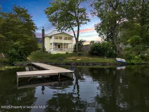 199 S Point Rd, Montrose, PA 18801