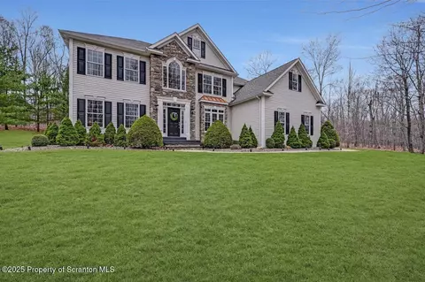 120 Highland Rd, Roaring Brook Twp, PA 18444