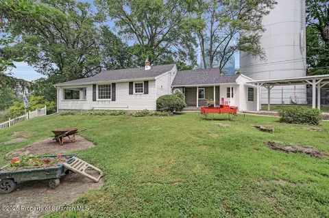 506 Glenburn Rd, Clarks Green, PA 18411