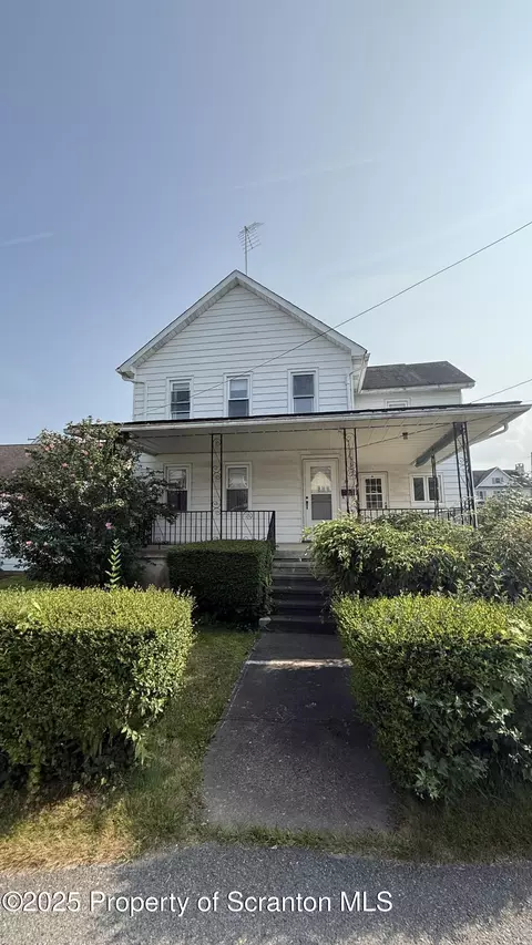 37 Plum Ave, Carbondale, PA 18407