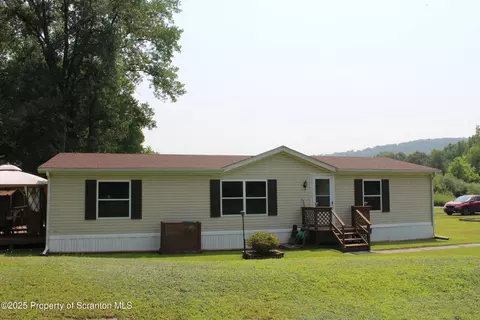 137 Stapleton Est, Factoryville, PA 18419
