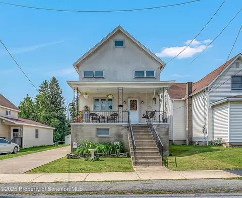 622 Sherwood Ave, Dunmore, PA 18512