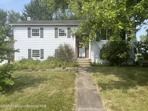 5 Karin Dr, Tunkhannock, PA 18657