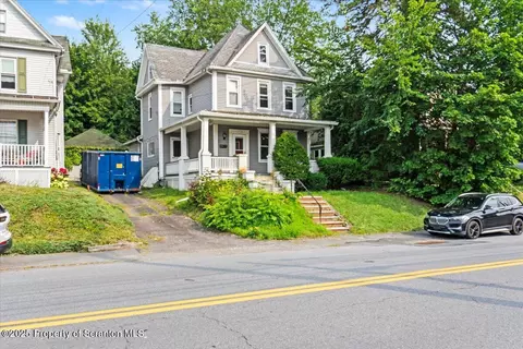 926 Main St, Avoca, PA 18641