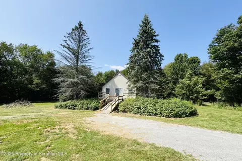 1477 Chipmunk Rd, Thompson, PA 18465